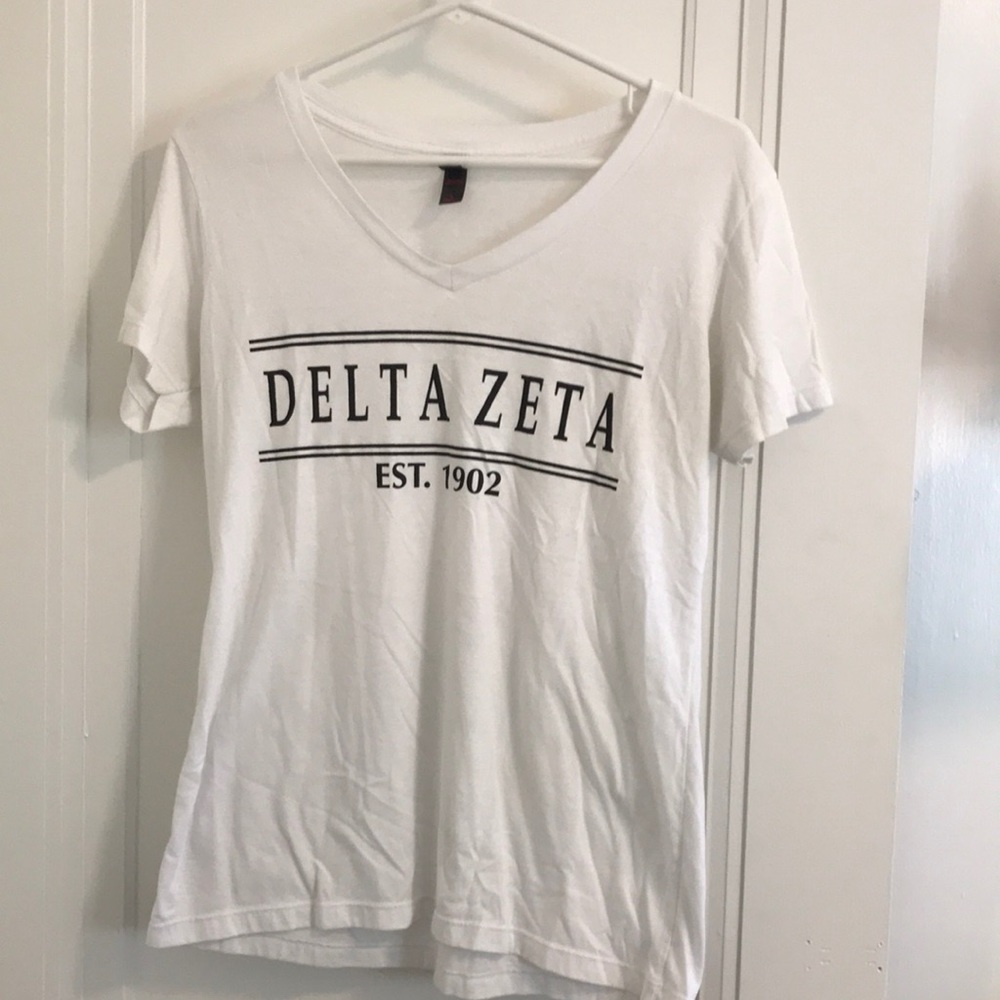Delta Zeta Top